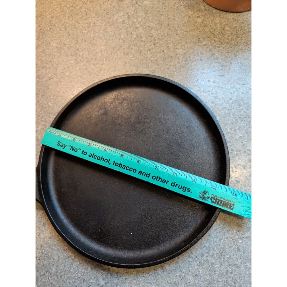 Lodge Cast Iron Flat Round Griddle Skillet Pan 10.5” USA Kitchen Campfire 90G - Picture 4 of 4